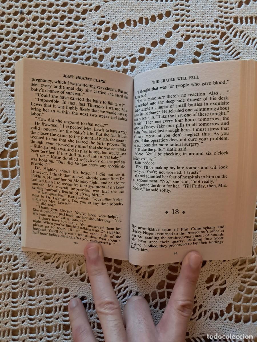Libros de segunda mano: The cradle will fall Mary Higgins Clark - Foto 4