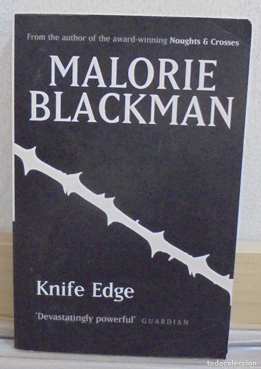 Libros de segunda mano: Knife Edge. Malorie Blackman. Texto en ingles - Foto 1