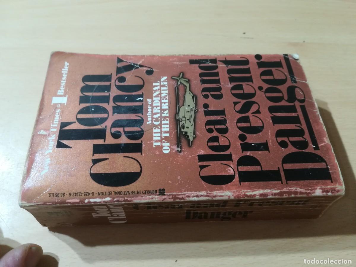 Libros de segunda mano: CLEAR AND PRESENT DANGER / TOM CLANCY / AD207 / EN INGLES - Foto 1