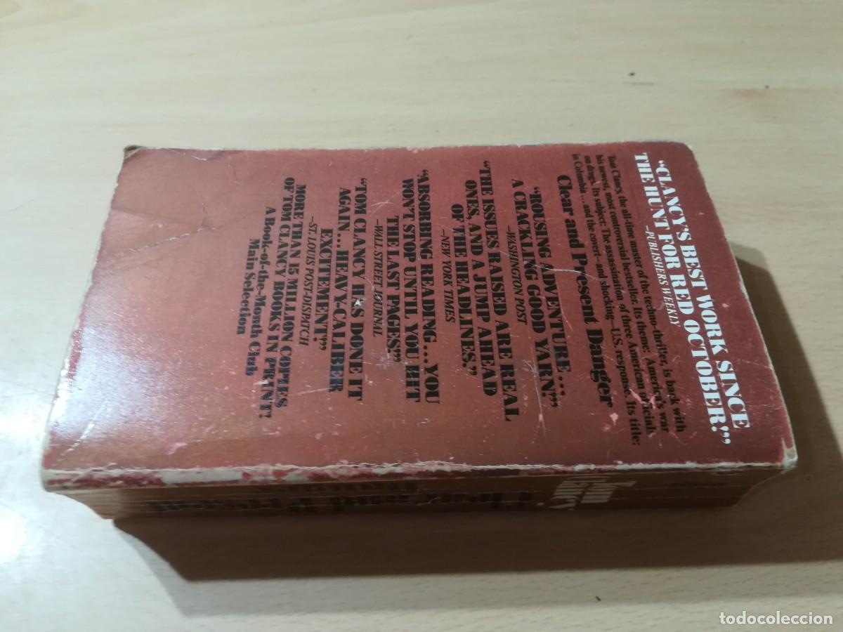 Libros de segunda mano: CLEAR AND PRESENT DANGER / TOM CLANCY / AD207 / EN INGLES - Foto 2