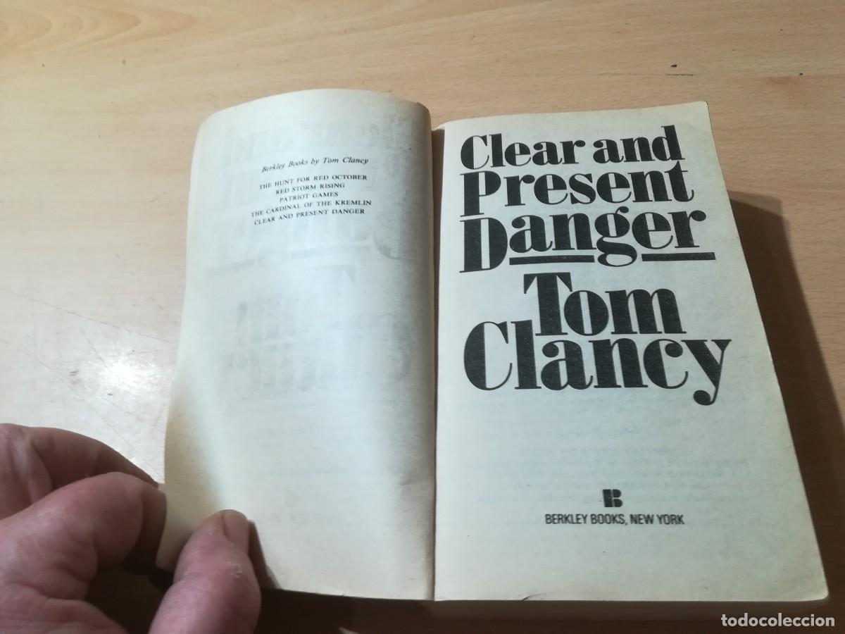 Libros de segunda mano: CLEAR AND PRESENT DANGER / TOM CLANCY / AD207 / EN INGLES - Foto 4
