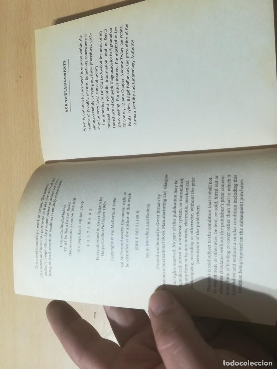 Libros de segunda mano: BLUE GENES / VAL MCDERMIND / AM14 / EN INGLES - Foto 6