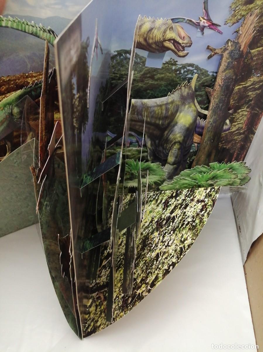 Libros de segunda mano: Dinosaurs in the Round (Libro POP UP) - Foto 3