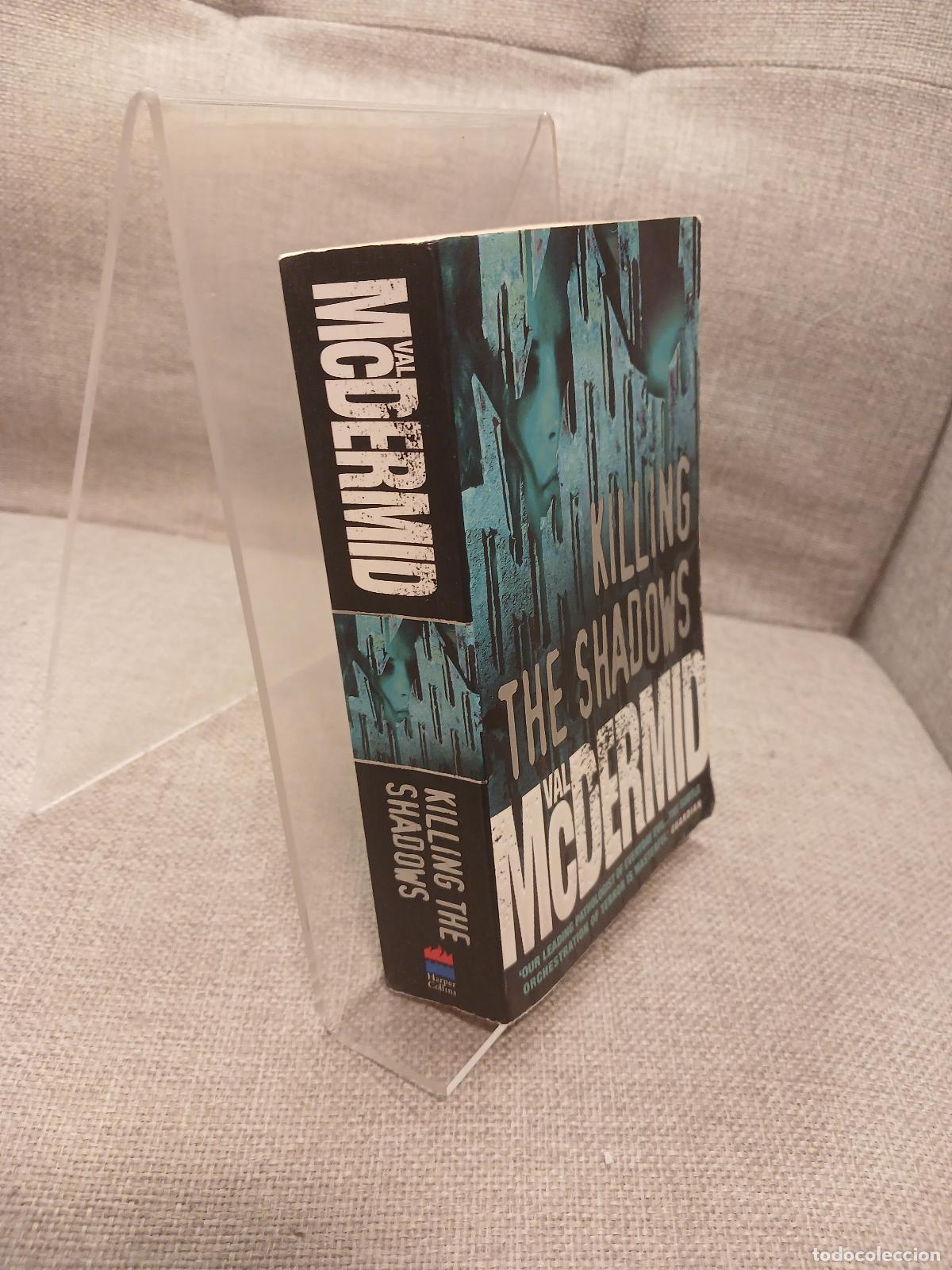 Libros de segunda mano: Killing the Shadows - Val McDermid - Foto 2