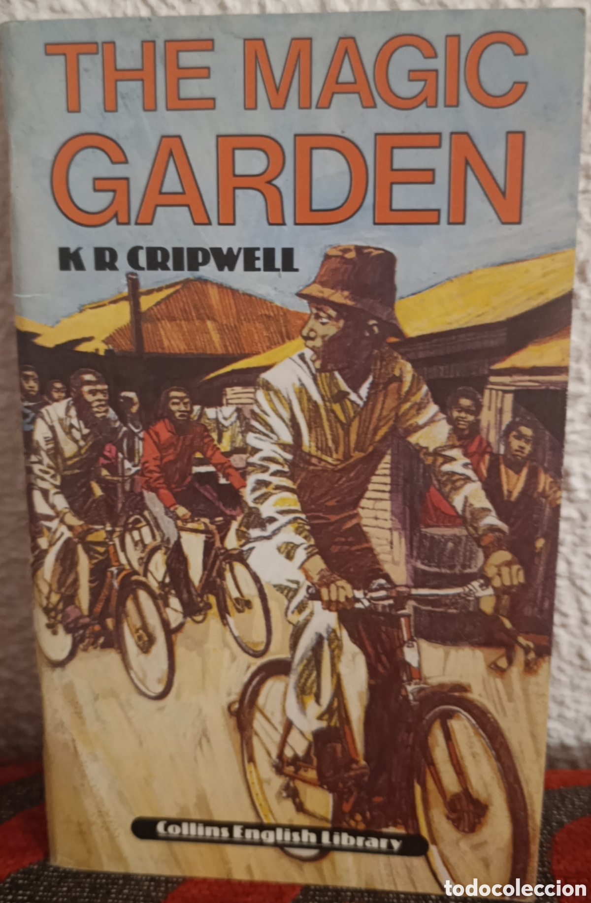 Libros de segunda mano: THE MAGIC GARDEN - K. R. Cripwell - Collins English Library Level 2 - Ingl&eacute;s