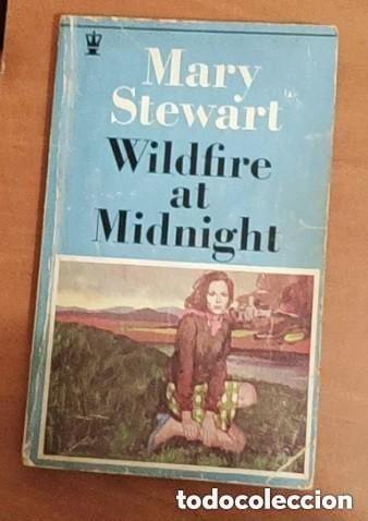 Libros de segunda mano: MARY STEWART - THE HOLLOW HILLS - EN INGLES