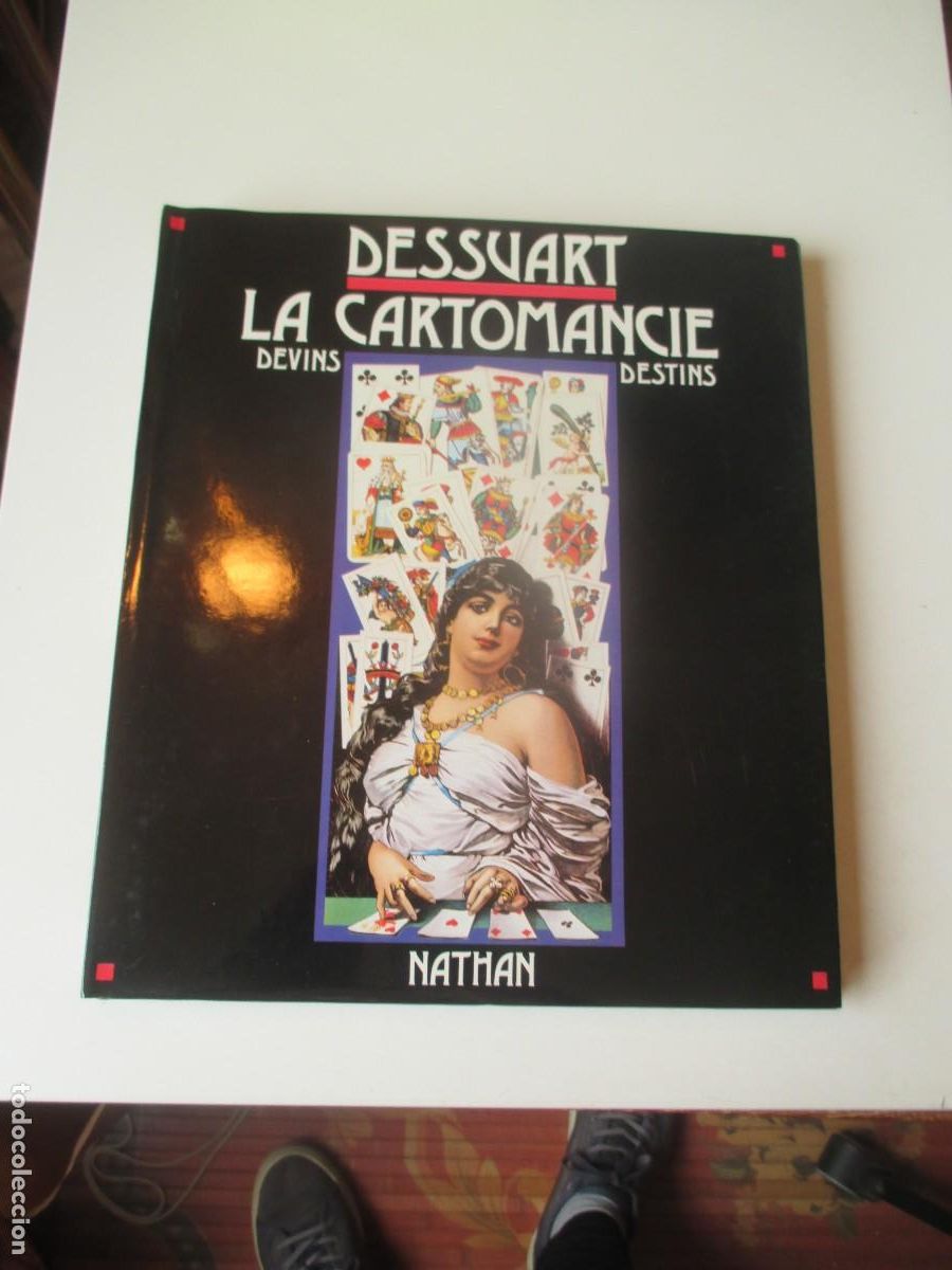 Libros de segunda mano: DESSUART La cartomancie Devins et destins (franc&eacute;s) W40487