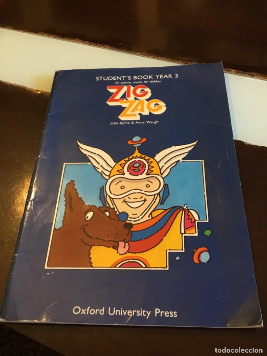 Libros de segunda mano: Antiguo libro de texto ingl&eacute;s, zig zag , 1981 - Foto 1