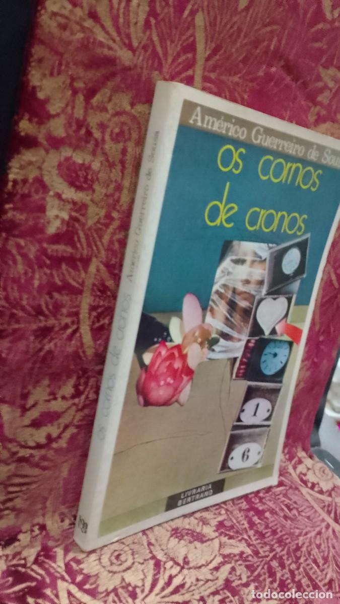 Libros de segunda mano: Os Cornos de Cronos - Am&eacute;rico Guerreiro de Sousa - Foto 2