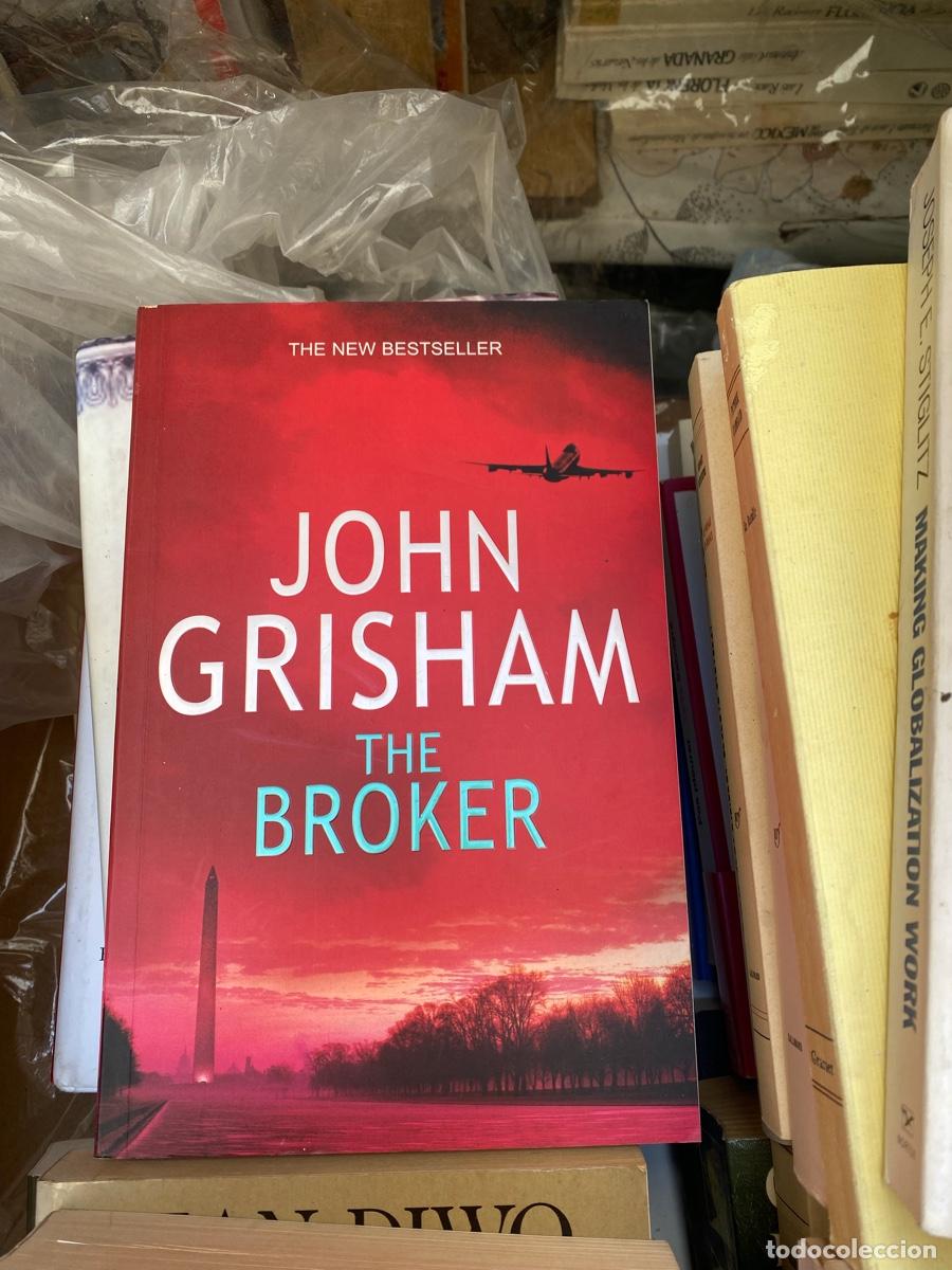 Libros de segunda mano: JOHN GRISHAM, THE BROKER - Foto 1