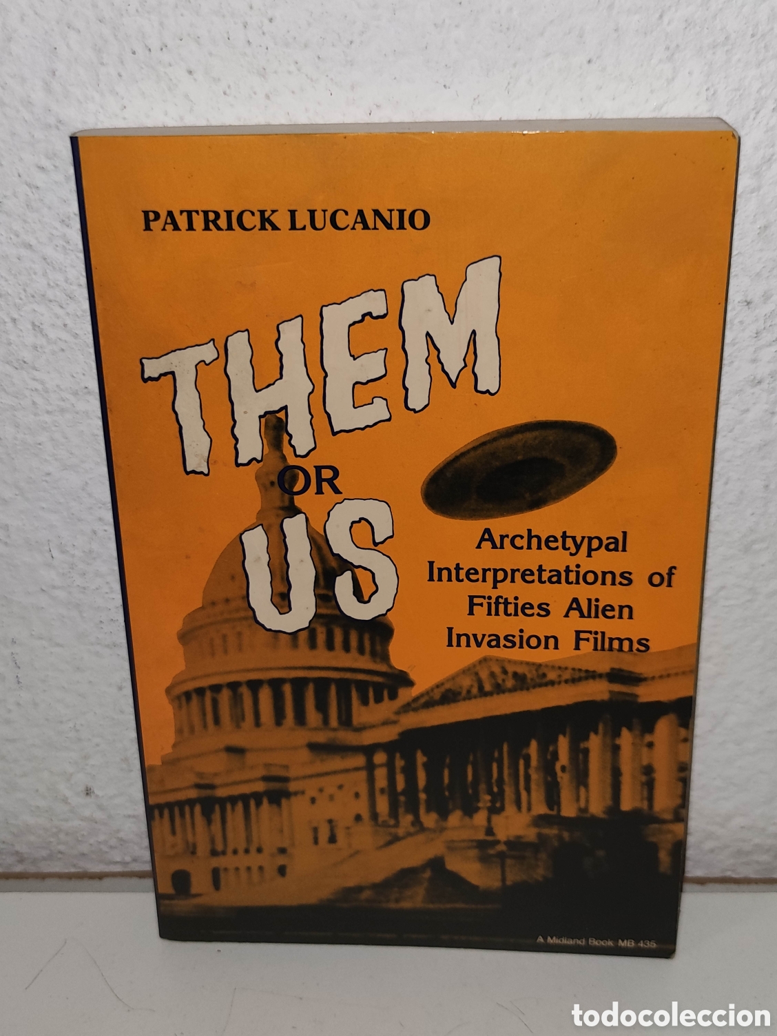 Livres d'occasion: Libro - Them or Us - Patrick Lucanio Indiana University Press - UFO, OVNIS, ALIEN - Importacion