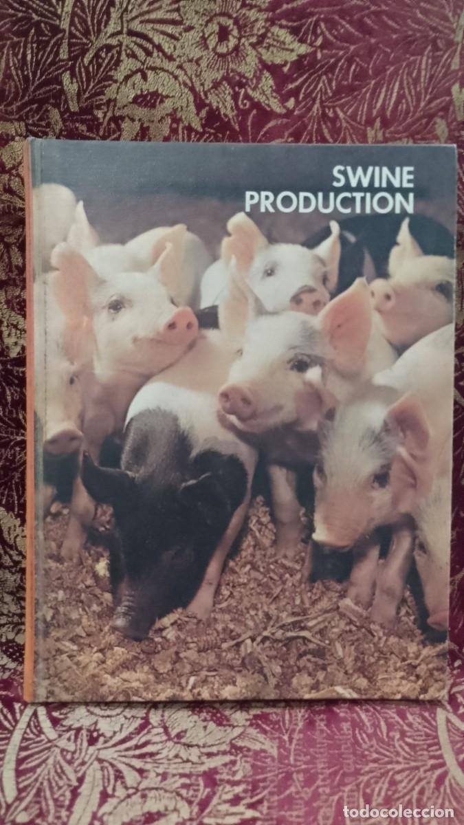 Libros de segunda mano: Swine Production - Clarence E. Bundy