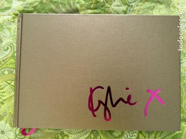 Libros de segunda mano: KYLIE - X - THE ARTS CENTRE - BOOK (2005)