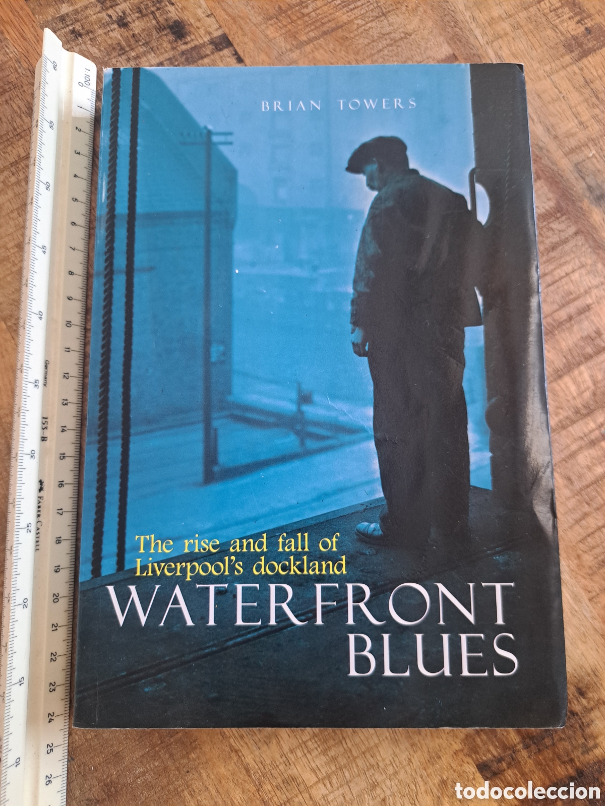 Libros de segunda mano: Jml Brian Towers. Waterfront blues. 2011. En ingles.