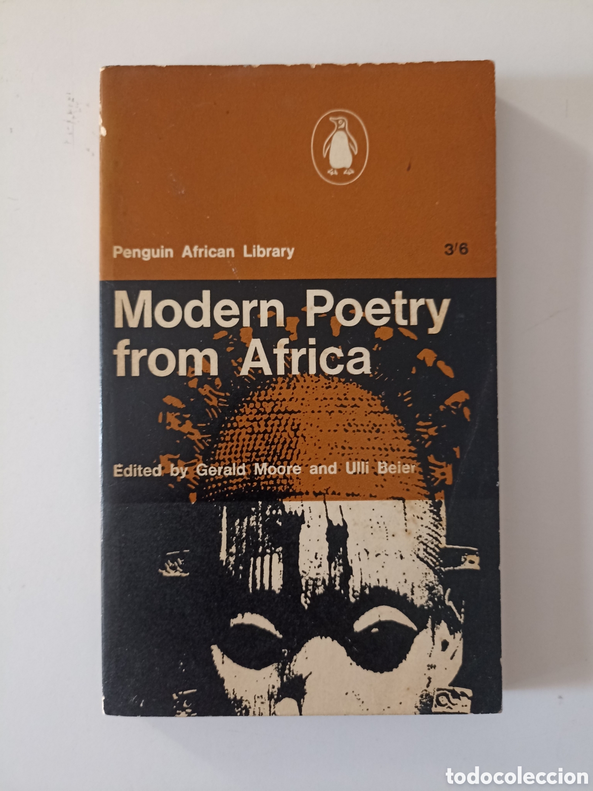 Libros de segunda mano: LIBRO EN INGL&Eacute;S Gerald Moore / Ulli Beier (eds.) - Modern Poetry From Africa (Penguin, 1966)