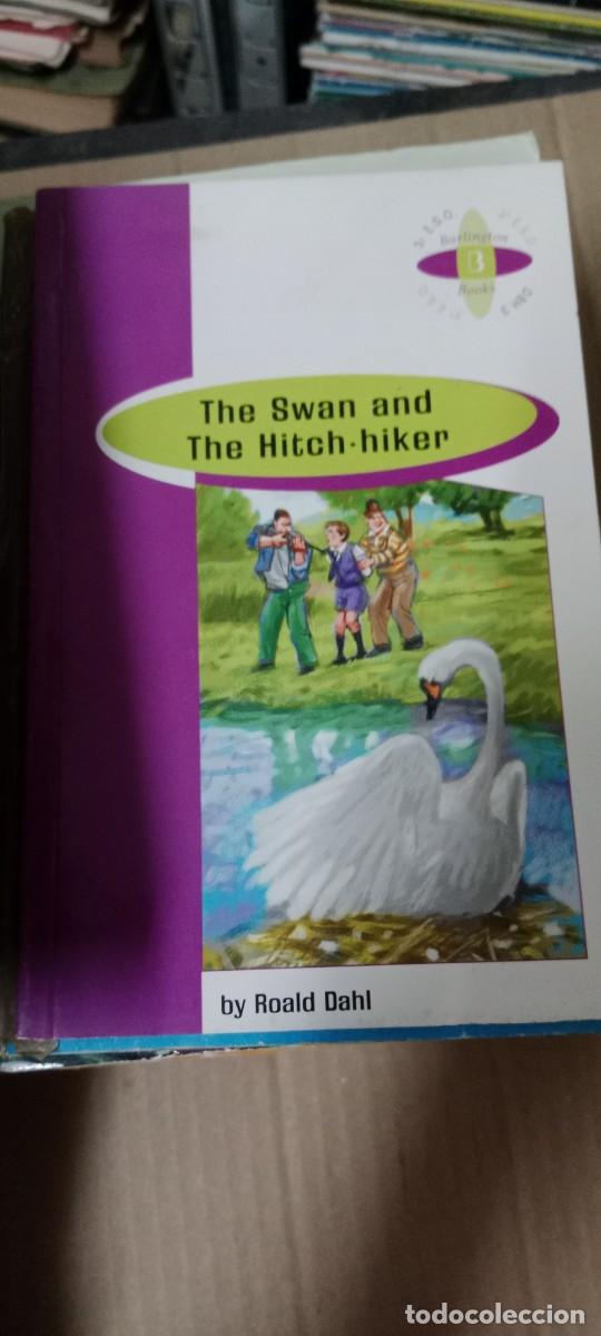 Libros de segunda mano: THE SWAN AND THE HITCH HIKER RONALD DAHL LIBRO CC-CE44