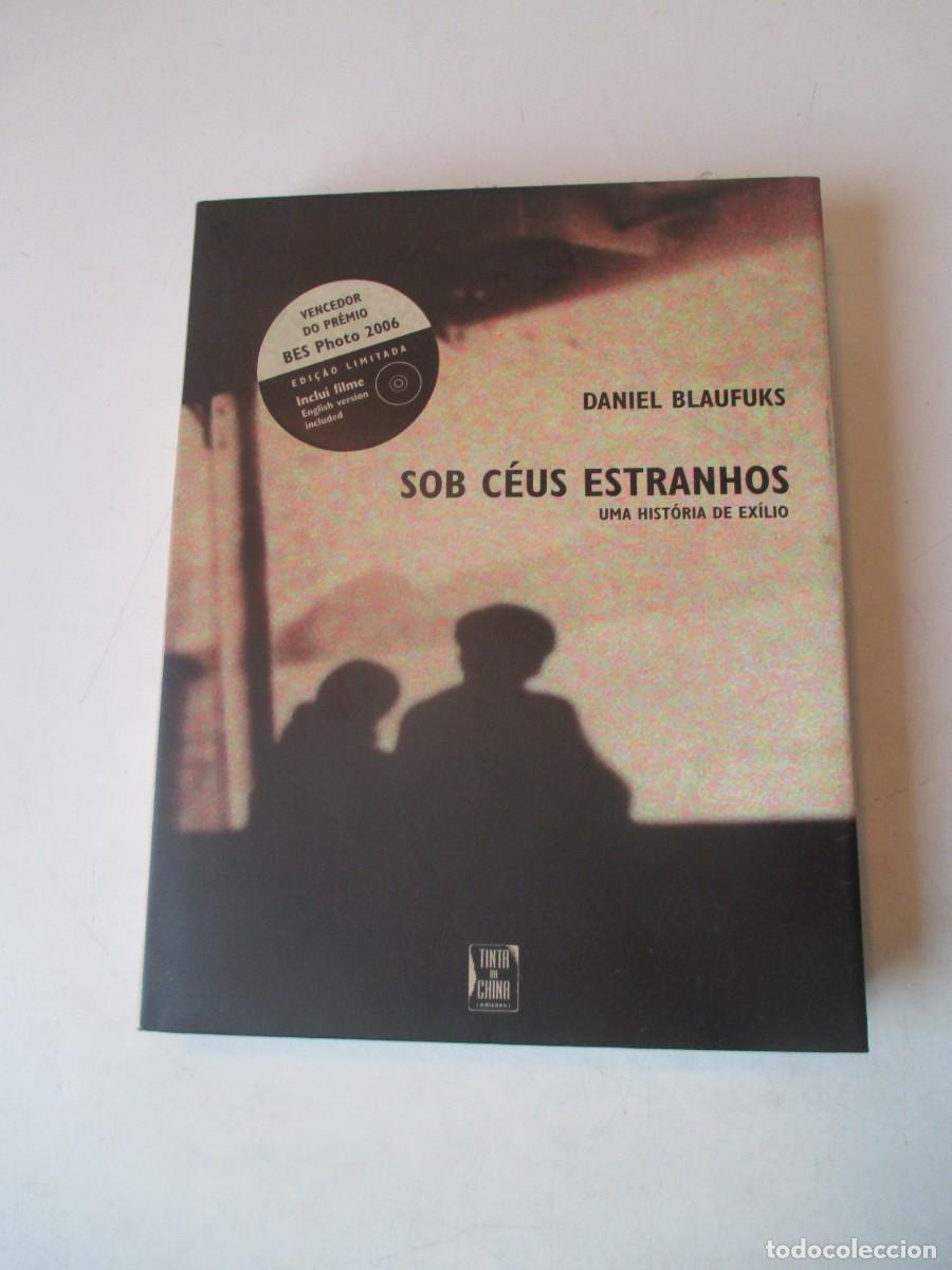 Libros de segunda mano: DANIEL BLAUFUKS Sob c&eacute;us estranhos (portugu&eacute;s) W42238