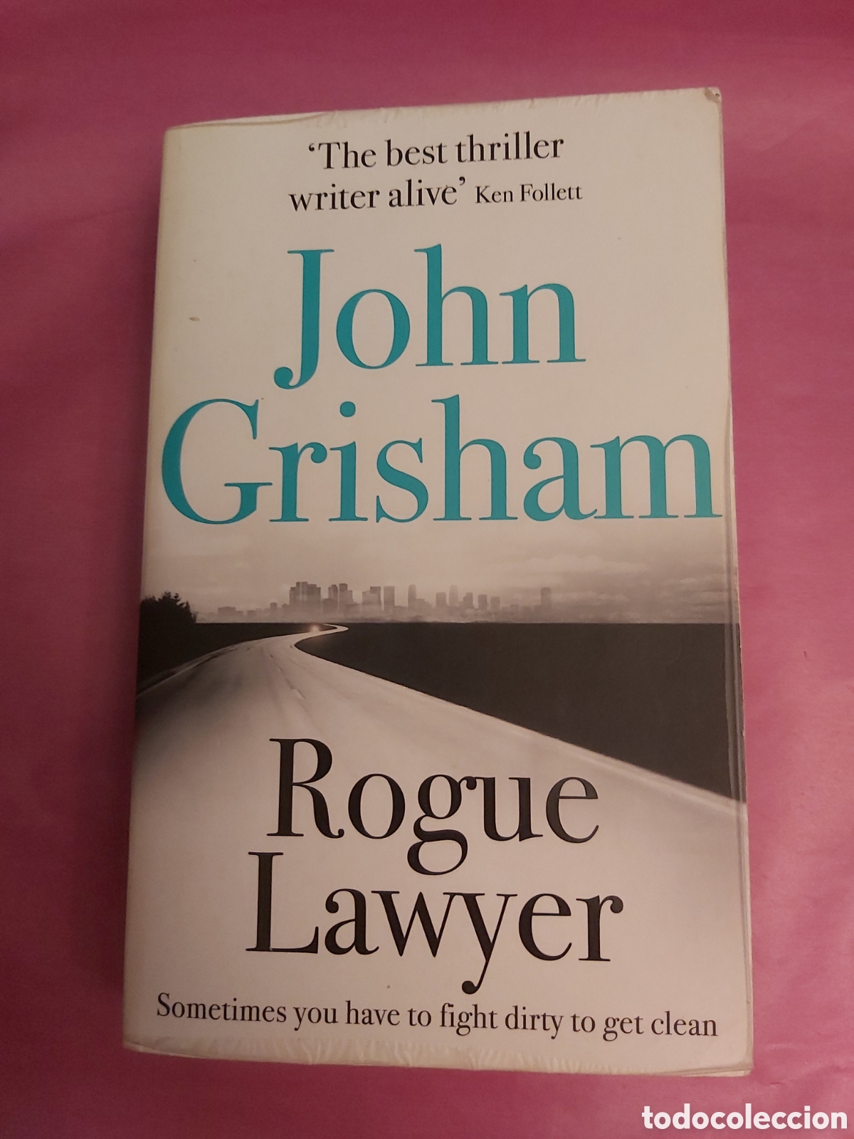 Libros de segunda mano: ROGUE LAWYER JOHN GRISHAM HODDER 2015 INGL&Eacute;S