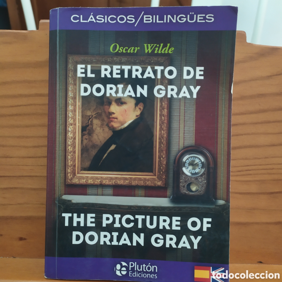 Libros de segunda mano: Cl&aacute;sicos/biling&uuml;es: El retrato de Dorian Gray, Plut&oacute;n Ediciones 2015.