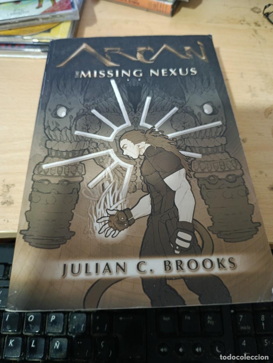 Libros de segunda mano: THE MISSING NEXUS. JULIAN C. BROOKS. EST33B2 - Foto 1