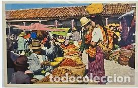 Gebrauchte B&uuml;cher: TS) CIRCA 1940 GUATEMALA, POSTCARD,MARKET STALLS AND PEOPLE IN TRADITIONAL ATTIRE IN SAN FRANCISCO E