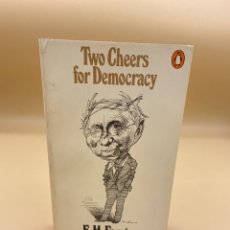Libri di seconda mano: TWO CHEERS FOR DEMOCRACY DE E.M. FORSTER. Lote 358757965