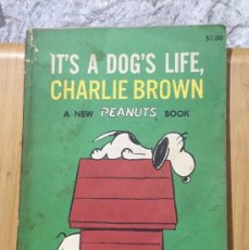 Libros de segunda mano: CHARLIE BROWN SNOOPY AÑOS 60 PEANUTS BOOK. Lote 391237094