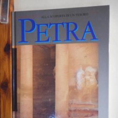 Libros de segunda mano: LIBROS. PETRA. ALLA SCOPERTA DI UN TESORO. ITALIANO.. Lote 400937429
