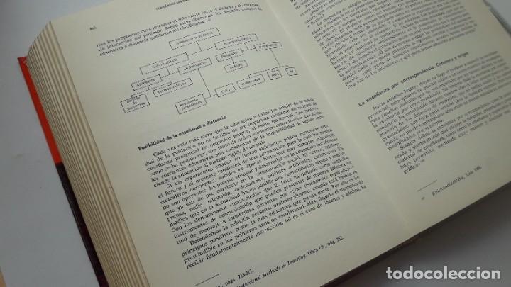 Libros de segunda mano: LA EDUCACI&Oacute;N. CONSTANTES Y PROBLEM&Aacute;TICA ACTUAL. 1982 - Foto 4