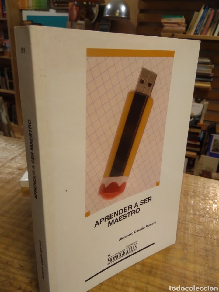 Libros de segunda mano: APRENDER A SER MAESTRO. ALEJANDRO CASADO ROMERO #5340 - Foto 1