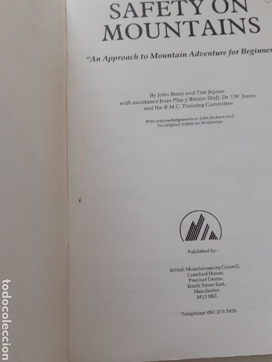Libros de segunda mano: Safety on mountains, ingl&eacute;s 1988 - Foto 2