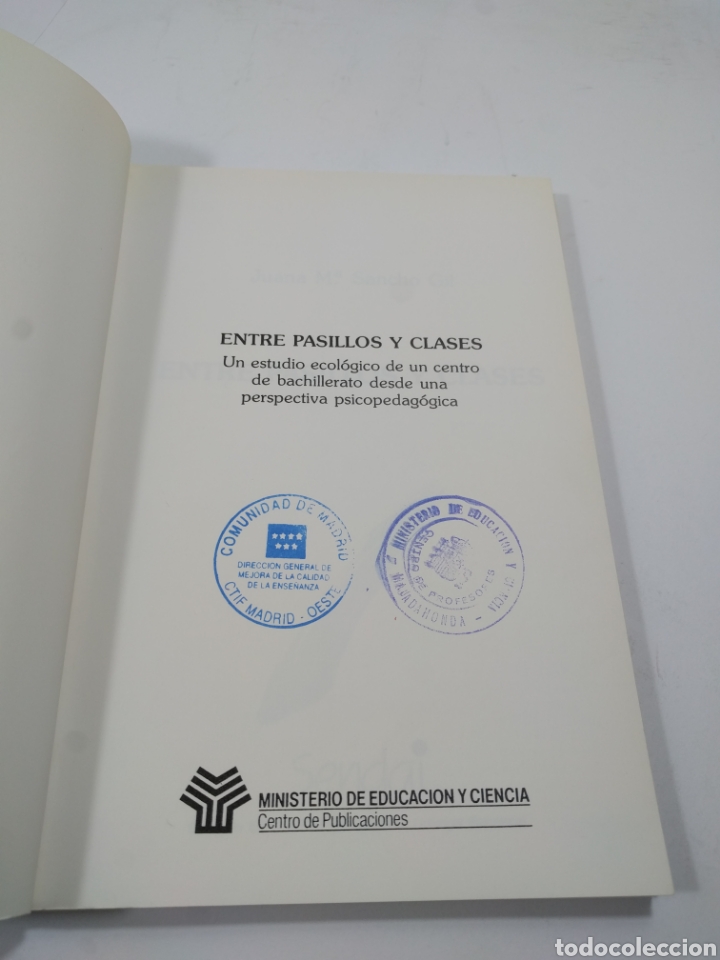Libros de segunda mano: Entre pasillos y clases. Sendai ediciones. - Foto 4