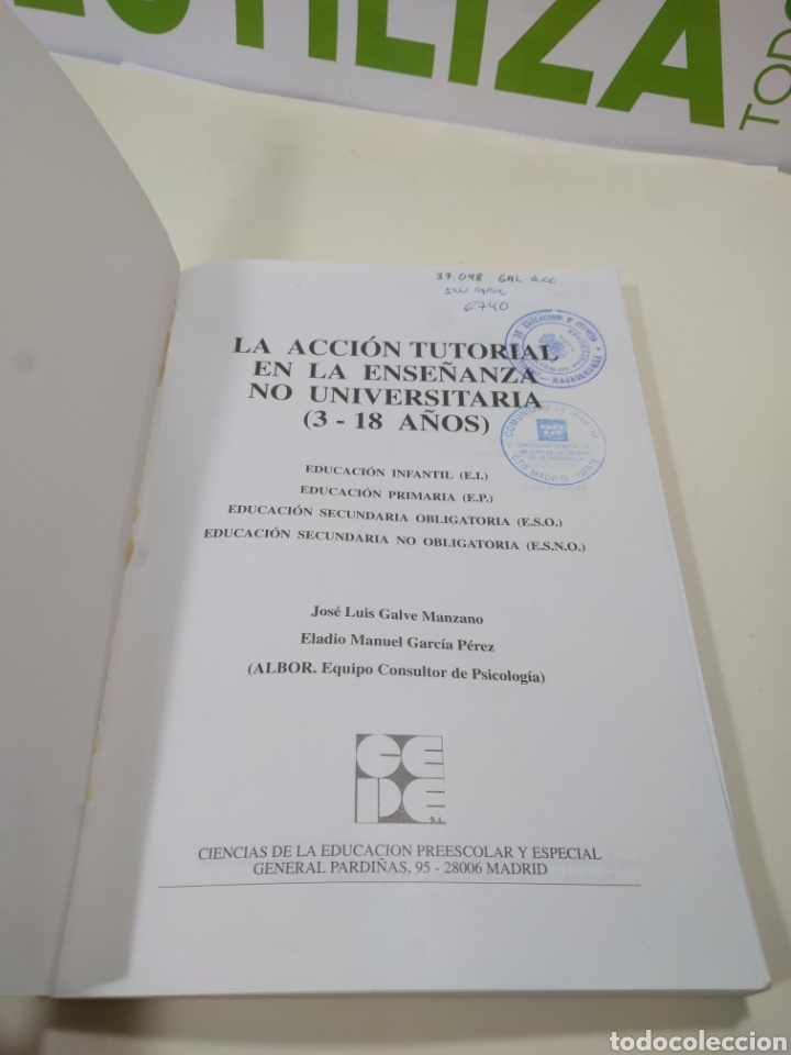 Libros de segunda mano: La acci&oacute;n tutorial en la ense&ntilde;anza no universitaria. Cepe. - Foto 3