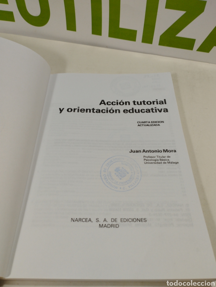 Libros de segunda mano: Acci&oacute;n tutorial y orientaci&oacute;n educativa. Narcea. - Foto 3