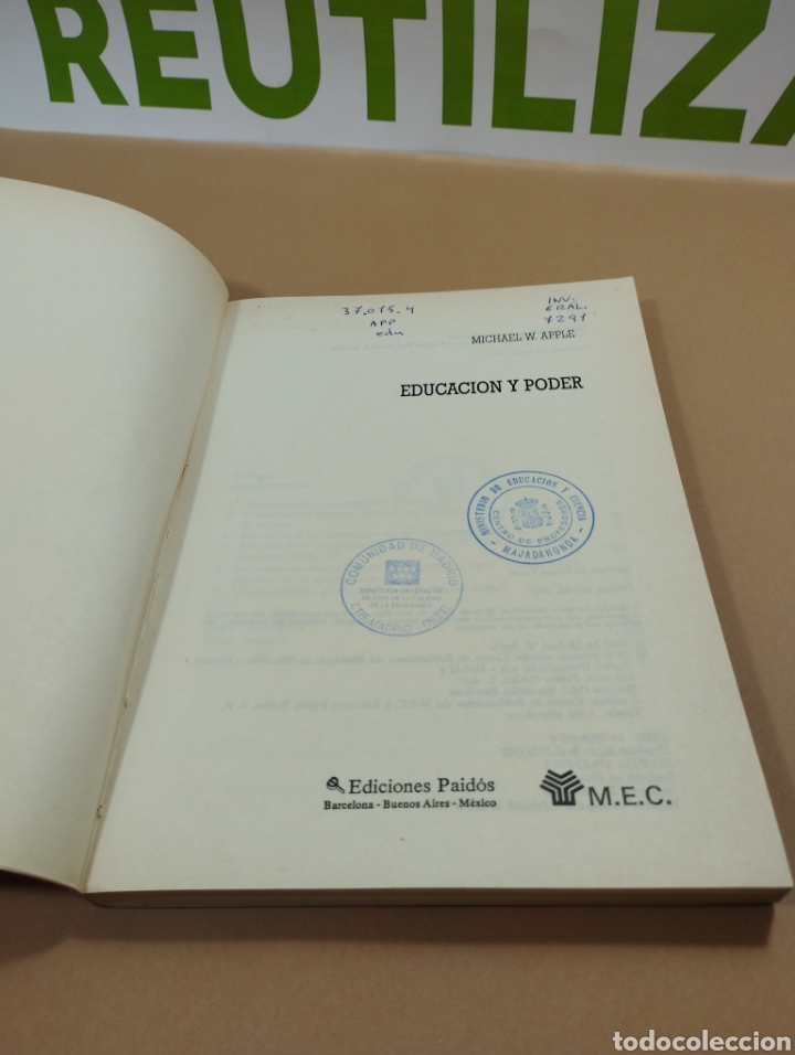 Libros de segunda mano: Educaci&oacute;n y poder. Michael W Apple. Temas de educaci&oacute;n paidos - Foto 2