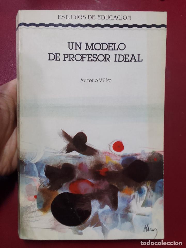 Libros de segunda mano: Aurelio Villa: Un modelo de profesor ideal - Foto 1