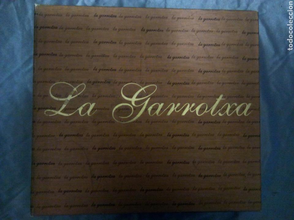 Libri di seconda mano: La Garrotxa 1995, edici&oacute;n con litograf&iacute;as firmadas a lapiz por los autores.
