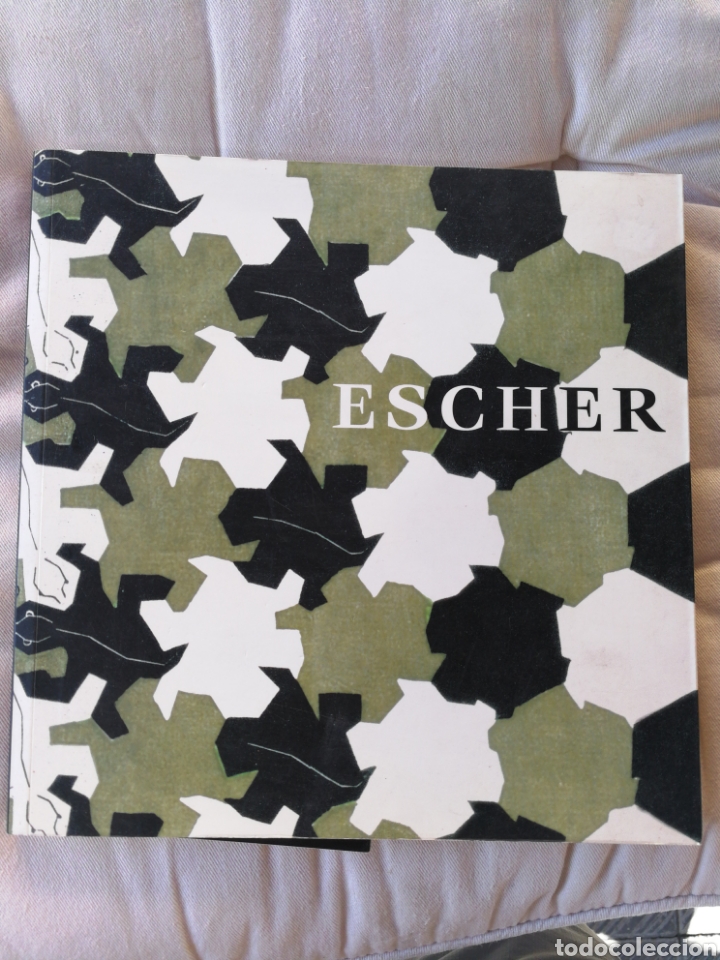Libros de segunda mano: ESCHER, LA VIDA DE LES FORMES (FUNDACI&Oacute; LA CAIXA), 2003. - Foto 1