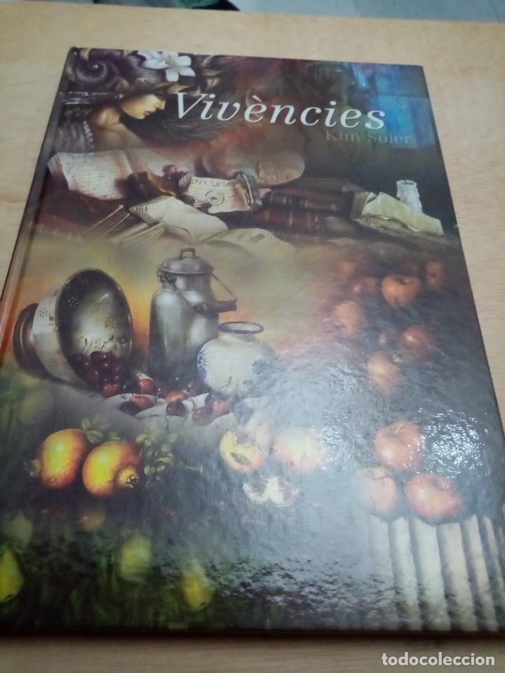 Libros de segunda mano: VIVENCIAS. KIM SOLER. EST1B3 - Foto 1