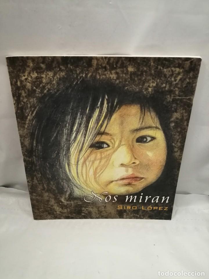 Libros de segunda mano: NOS MIRAN (OBRA 1985-2002) - Foto 1