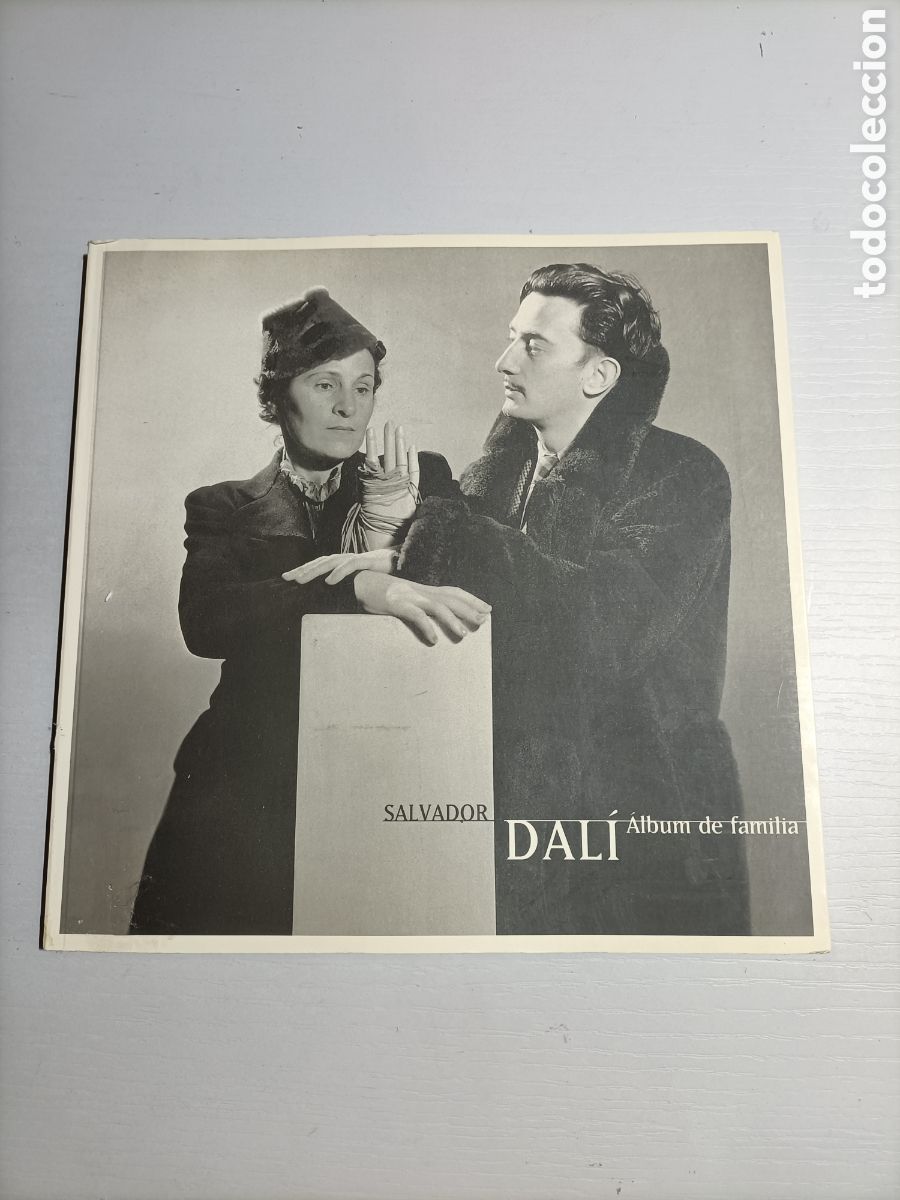 Libri di seconda mano: Salvador Dal&iacute;. &Aacute;lbum de familia. Exposici&oacute;n cat&aacute;logo 1998