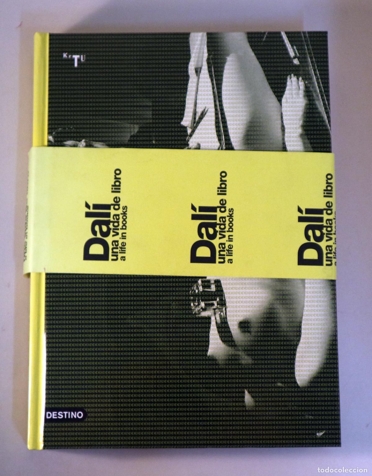 Libros de segunda mano: Dal&iacute;, Salvador - DAL&Iacute;. UNA VIDA DE LIBRO / DAL&Iacute;. A LIFE IN BOOKS - Sabadell 2004 - Muy ilustrado