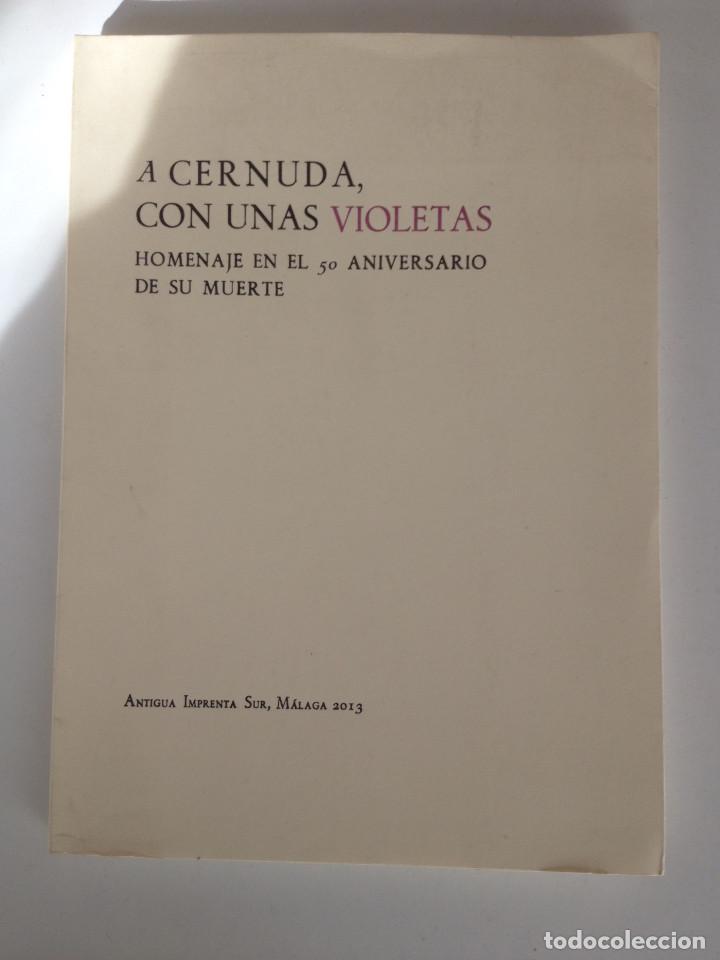 Libri di seconda mano: A CERNUDA, CON UNAS VIOLETAS. HOMENAJE EN EL 50 ANIVERSARIO DE SU MUERTE - AA.VV.