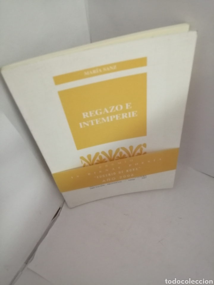Libros de segunda mano: Regazo e intemperie de Mar&iacute;a Sanz - Foto 4