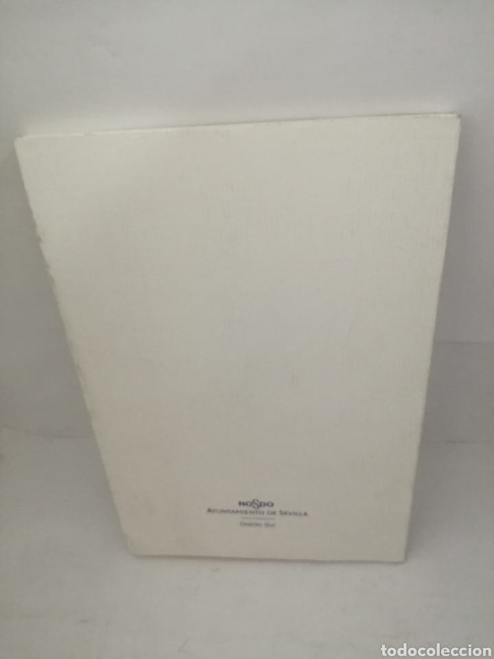 Libros de segunda mano: Algo Tiembla de Carlos Murciano - Foto 2