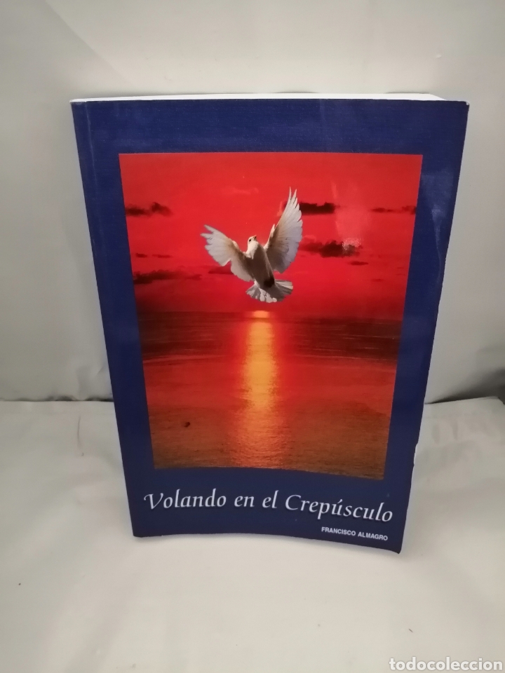 Second hand books: VOLANDO EN EL CREP&Uacute;SCULO: ANTOLOG&Iacute;A PO&Eacute;TICA (DEDICATORIA Y FIRMA AUT&Oacute;GRAFA DE AUTOR) PRIMERA EDICI&Oacute;N