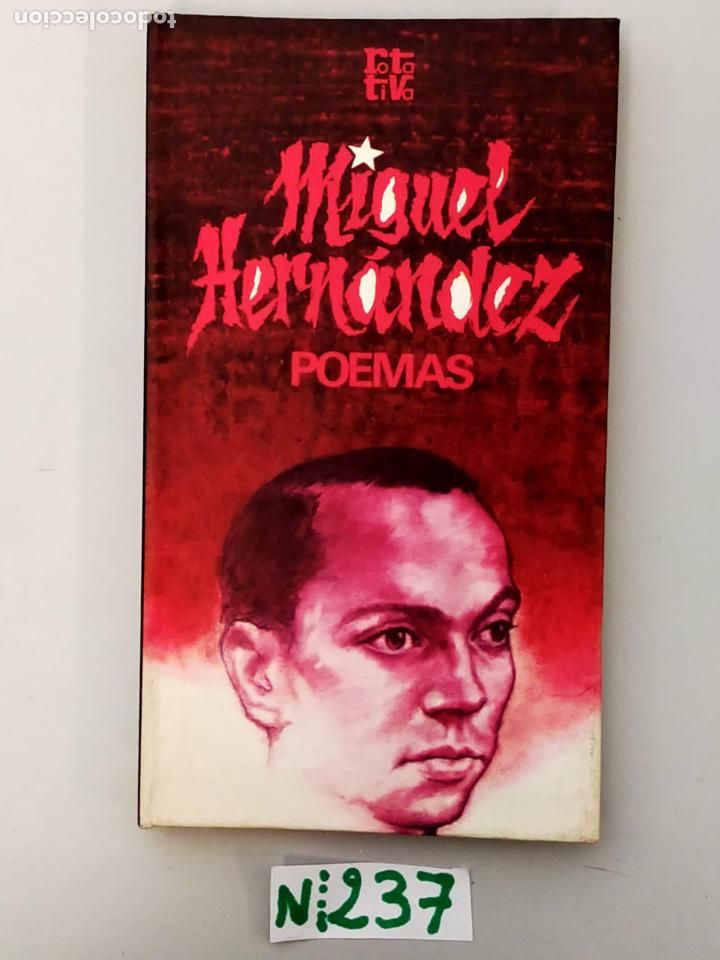 Libros de segunda mano: Miguel Hern&aacute;ndez poemas - Foto 1