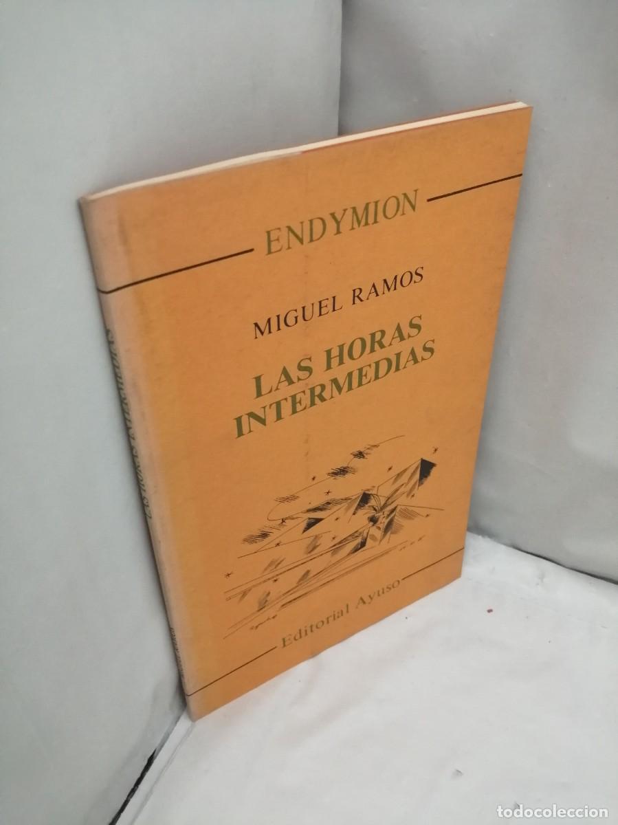 Libros de segunda mano: Las horas intermedias (Primera edici&oacute;n) - Foto 3
