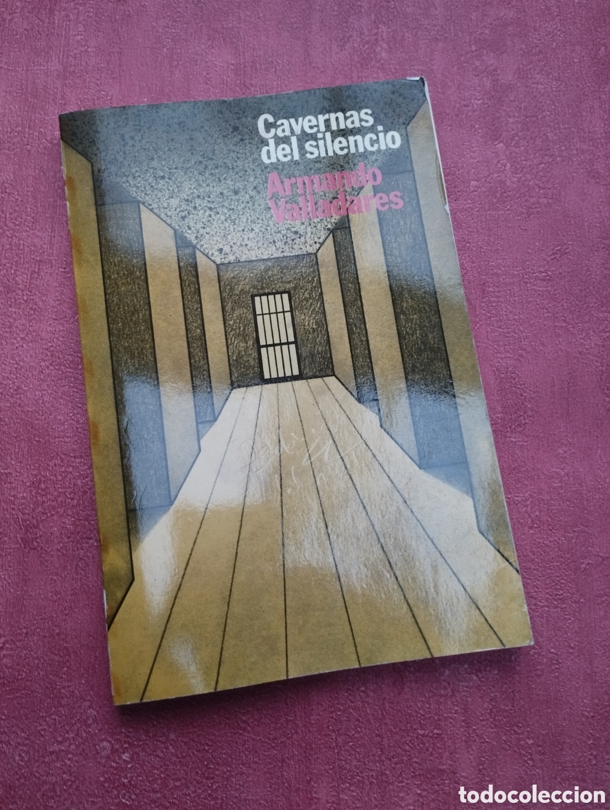 Libros de segunda mano: Cavernas del silencio. Armando Valladares. - Foto 1