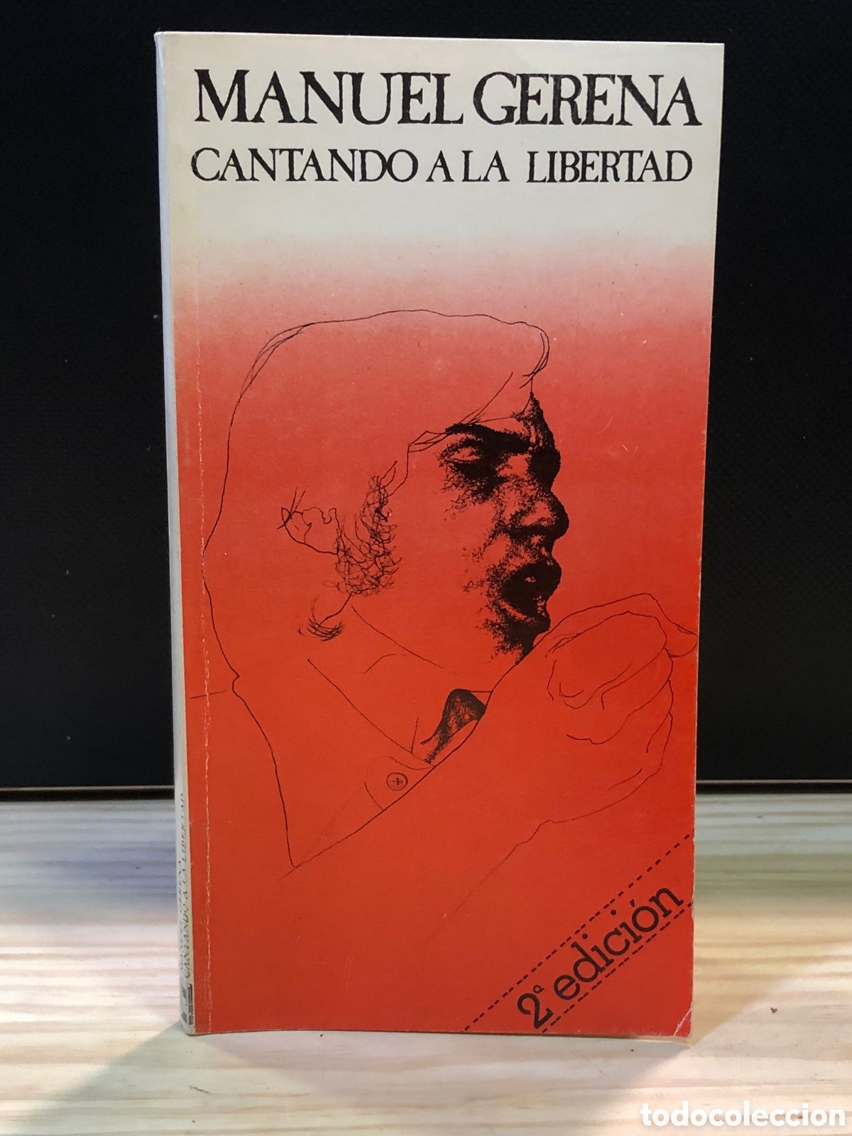 Libros de segunda mano: Cantando a la libertad - Manuel Gerena - Foto 1